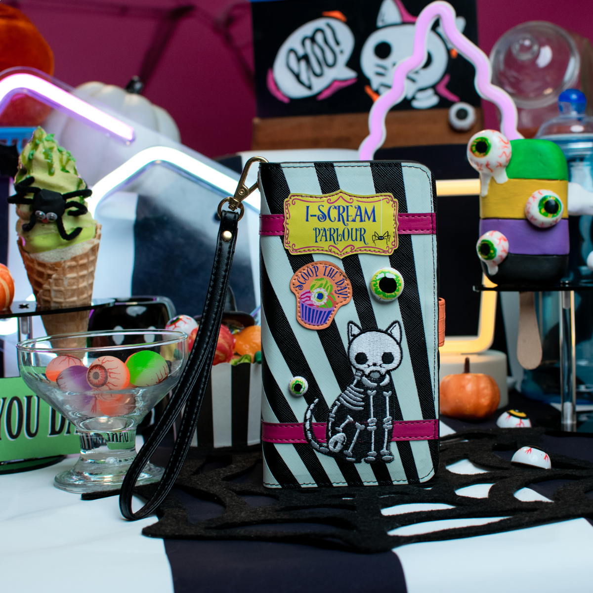 I-Scream Parlour Universal Flip Phone Case